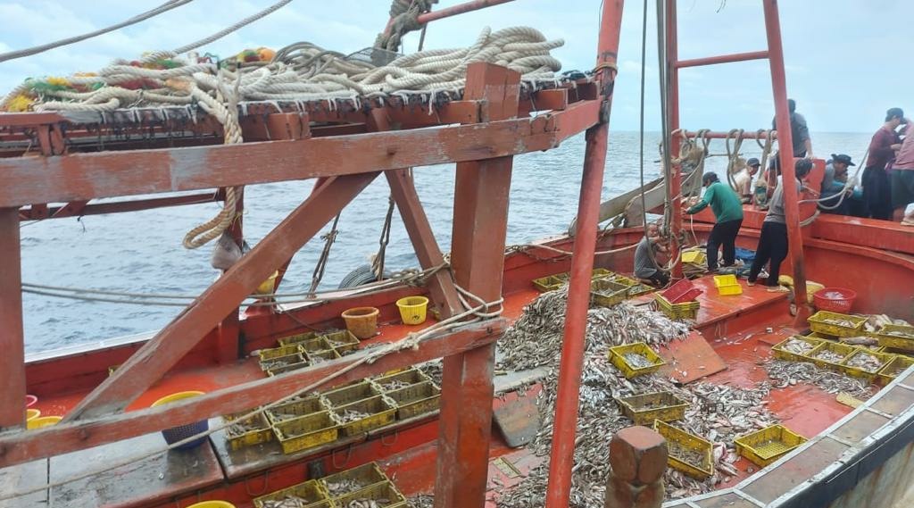 ILLEGAL FISHING Dua Kapal Ikan Vietnam Ditangkap Di Natuna Utara
