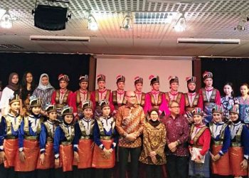 30 Mahasiswa Indonesia Juarai Kompetisi Budaya Kelas Dunia di Paris
