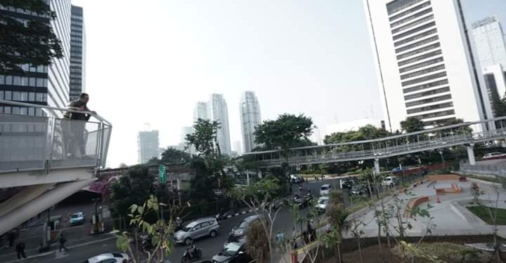 Taman Dukuh Atas, Tempat Rehat Sejenak 1