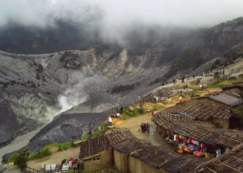 Kawasan Gunung Tangkuban Parahu Ditutup Sementara