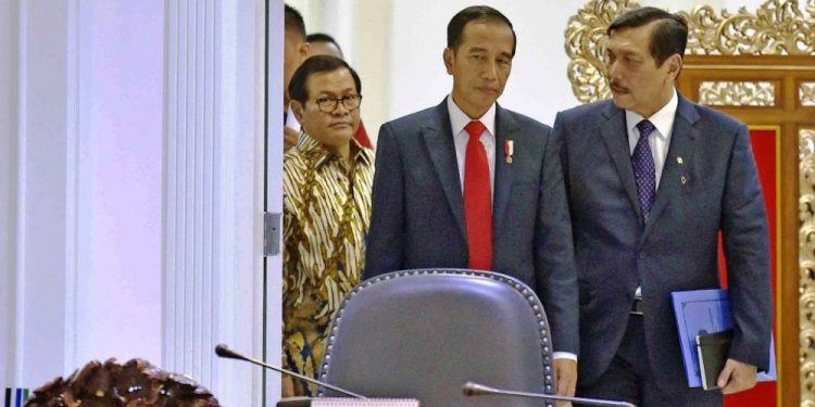 Menko Luhut Minta Presiden Hentikan Impor Garam