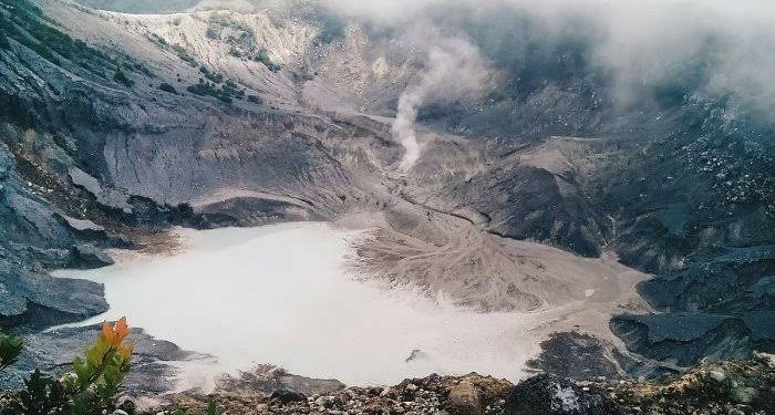 Waspada, Aktivitas Vulkanik Gunung Tangkuban Perahu Masih Tinggi