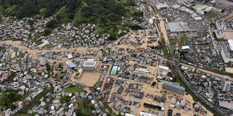 Banjir Mengancam, Jepang Evakuasi 240 Ribu Warga