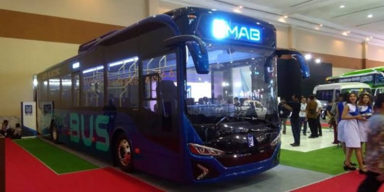 Jokowi dan Anies Bahas Pengunaan Mobil Ramah Lingkungan di Jakarta