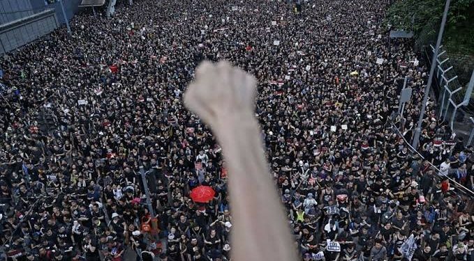 Ribuan Demonstran di Hong Kong Bentuk Rantai Manusia di Seluruh Kota
