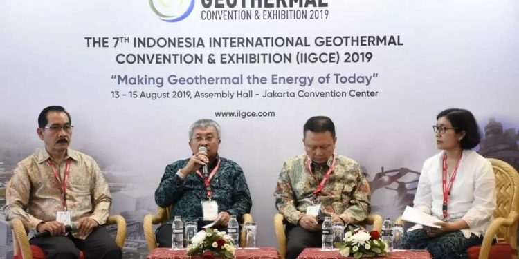 Tekan Emisi Karbon, Indonesia Fokus Kembangkan Energi Panas Bumi