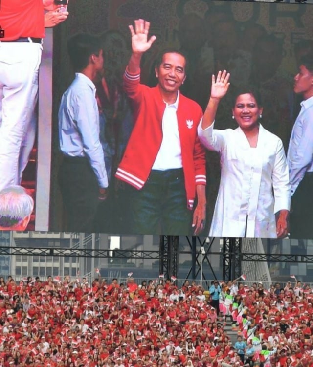 Gemuruh Parade Nasional di Singapura Sambut Presiden Jokowi dan Ibu Negara 1