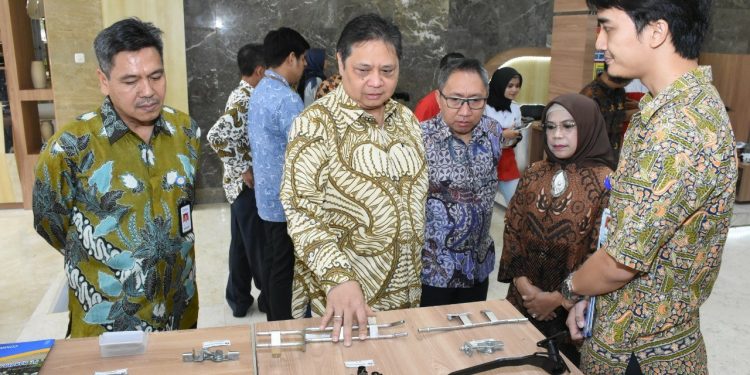 Industri Komponen Topang Daya Saing Sektor Otomotif Indonesia 1 Industri Komponen Topang Daya Saing Sektor Otomotif Indonesia