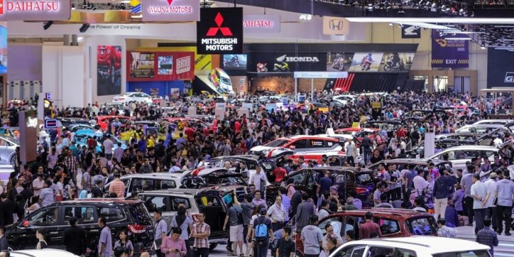 Tren Kendaraan Listrik Ancam Bisnis Pertamina Dimasa Depan