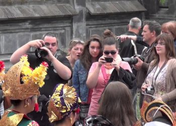 Kala Atraksi Budaya Indonesia Memikat Warga Eropa