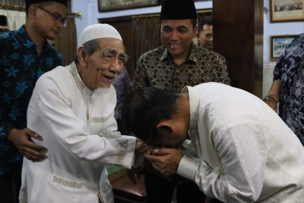 KH Maimoen Zubair Wafat, Yayasan Muslim Sinar Mas Sampaikan Belasungkawa 3