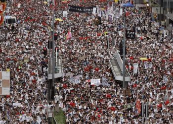 Hong Kong Kian Bergejolak, Ribuan Demonstran Tuntut Revolusi