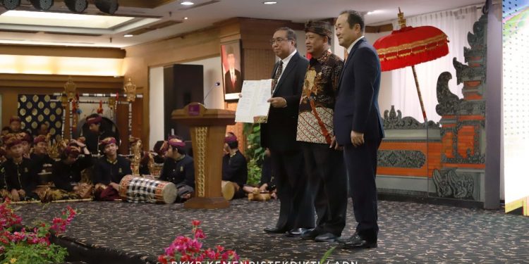 Menristekdikti Kenalkan Mr Cho, Rektor Asing Pertama di Indonesia