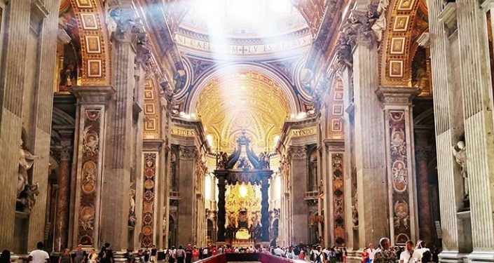 Batik Indonesia Diperkenalkan di Vatikan, Italia