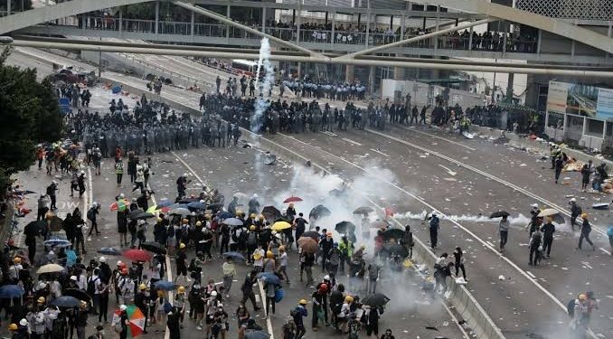 Imbas Demonstrasi di Hong Kong, Belasan Penerbangan Dibatalkan