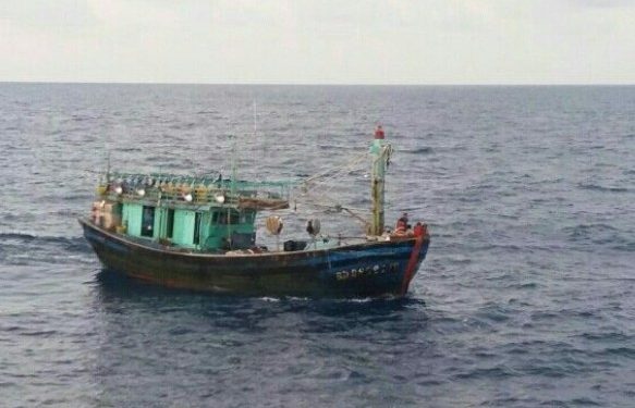 Kapal Ikan Ilegal Berbendera Malaysia Ditangkap di Selat Malaka
