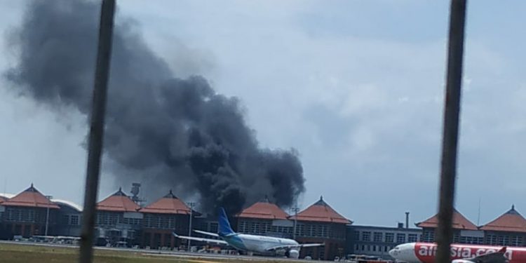 Bus Terbakar di Area Bandara I Gusti Ngurah Rai Bali