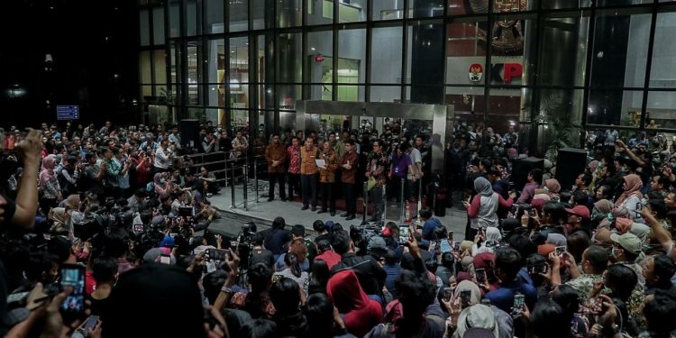 Mandat Pengelolaan KPK Diserahkan ke Presiden Jokowi