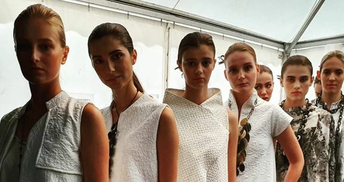 Pesona Perak dan Batik Indonesia Memancar di Vienna Fashion Week 2019