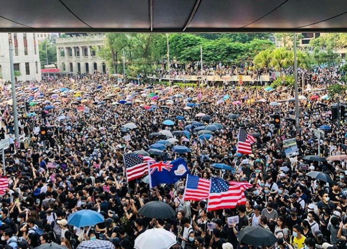 Ribuan Demonstran Kembali Beraksi, Tuntut Hong Kong Dibebaskan 1