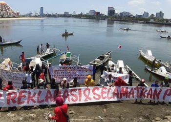 Kehilangan Sumber Hidup, Nelayan Protes Reklamasi Pantai Makassar