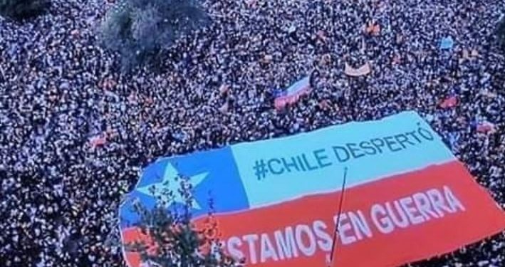 Penuhi Tuntutan Demonstran, Presiden Chile Bubarkan Seluruh Kabinet