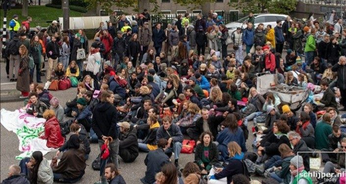 Protes Perubahan Iklim, Polisi Belanda Tahan 130 Aktivis Extinction Rebellion