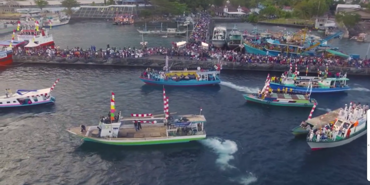 Kelas Dunia, Festival Selat Lembeh 2019  Dimeriahkan Konvoi 200 Kapal