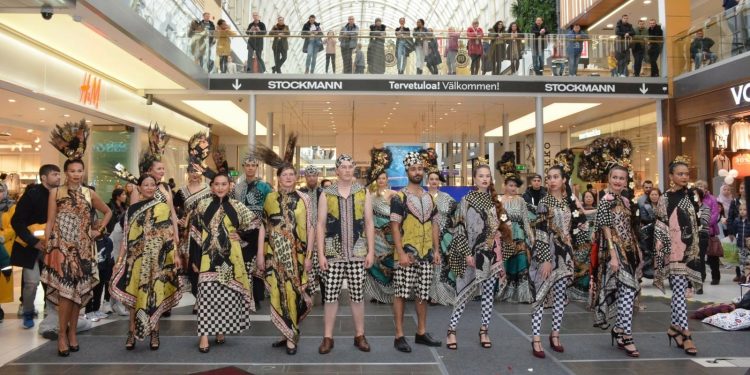 Pesona Batik dan Budaya Indonesia Mencuri Perhatian di Finlandia