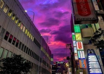 Dilanda Topan Hagibis, Langit Jepang Berubah Ungu