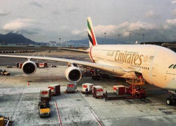 Maskapai Emirates Mendarat Darurat di Bali, Belasan Penumpang Terluka