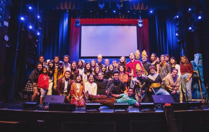 Mahasiswa Indonesia di AS Tebarkan Pesona Batik Lewat Teater 'Legenda' 1