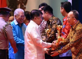 Ekspor Kertas ke 70 Negara, Riau Andalan Raih Primaniyarta Awards