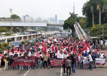 Nikel Indonesia Dikuasai Kartel, Ratusan Mahasiswa Berunjukrasa di Gedung DPR