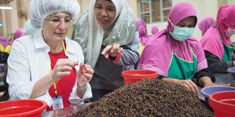 USAID dan Mitra Indonesia Perluas Akses Pasar Petani Rempah