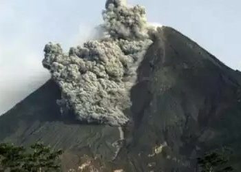 Gunung Merapi Meletus, Kolom Letusan Capai 1 Kilometer
