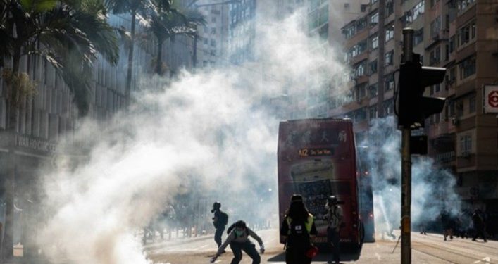 Hong Kong Kian Memanas, Bank-bank Pulangkan Karyawan