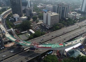 Jembatan Lengkung LRT Jakarta Pecahkan Rekor