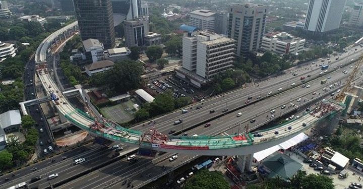Jembatan Lengkung LRT Jakarta Pecahkan Rekor