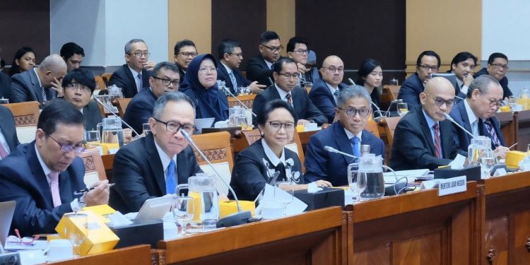 Diplomasi Indonesia Fokus Pada Ekonomi, Kedaulatan, Peran di ASEAN dan Global