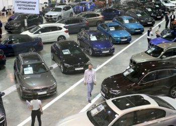 Berkunjung ke Jerman, Luhut Ajak BMW Investasi Mobil Listrik di Indonesia