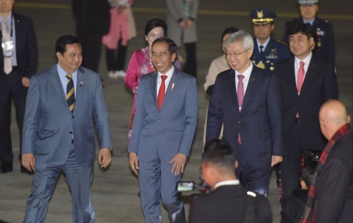 Presiden Jokowi Tiba di Busan Hadiri KTT Kemitraan ASEAN-Republik Korea 1