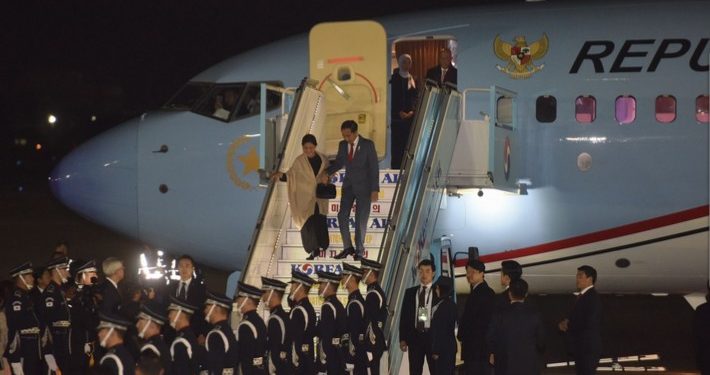 Presiden Jokowi Tiba di Busan Hadiri KTT Kemitraan ASEAN-Republik Korea