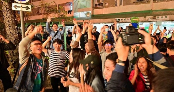 Pemilu di Hong Kong, Kelompok Pro Demokrasi Menang Telak