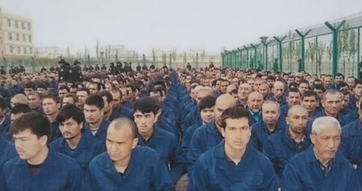 Bagaimana China Mencuci Otak Warga Uighur?
