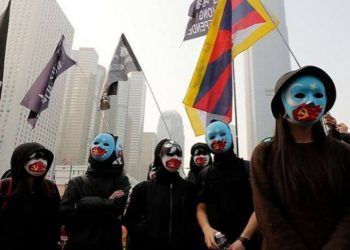 Unjukrasa Dukung Uighur, Demonstran Hong Kong Bentrok dengan Polisi