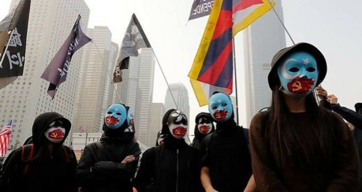 Unjukrasa Dukung Uighur, Demonstran Hong Kong Bentrok dengan Polisi