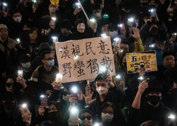 Kematian Mahasiswa Bangkitkan Solidaritas dan Penghormatan Ribuan Warga Hong Kong