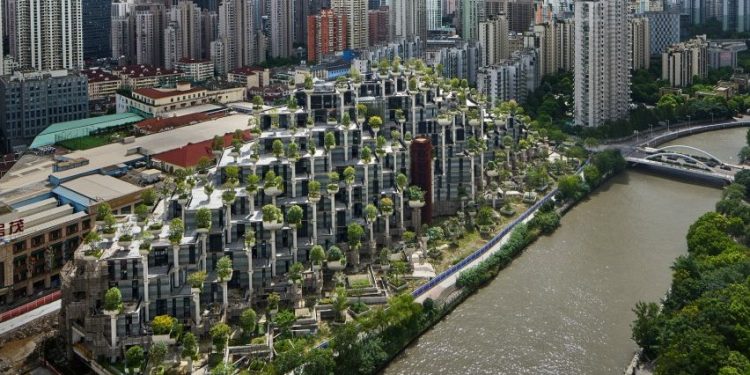 Bangunan di Shanghai Ditanami Beragam Spesies Flora