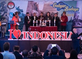 Gebyar Budaya dan Lilin Perdamaian Untuk Kerukunan Beragama di Dunia